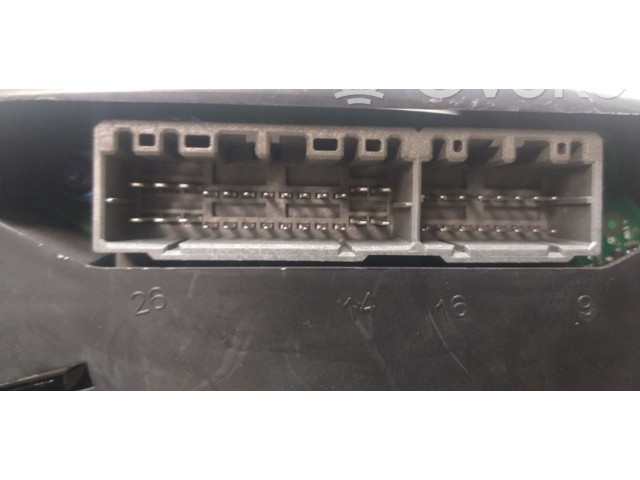 Панель приборов 04836990AA, 04836983AA   Chrysler 300 - 300C       