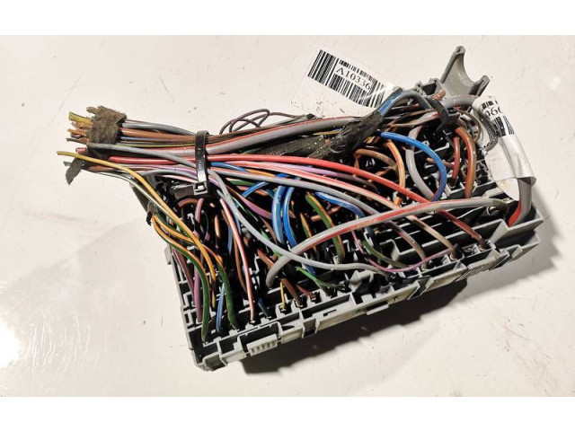 Блок предохранителей Volkswagen Golf Plus