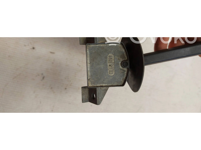 Ручка стеклоочистителей 66092103   Volvo 240