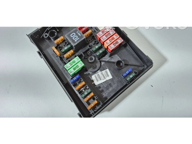 Блок предохранителей 1K0937125A   Audi A3 S3 8P    