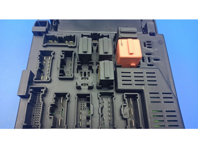 Блок предохранителей 6905228 BMW Z4 E85 E86