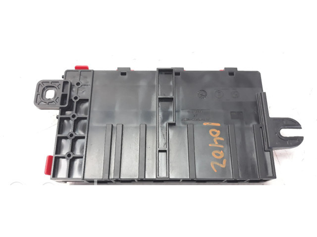 Блок предохранителей 922775204   BMW 7 G11 G12    