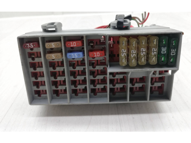 Блок предохранителей 8637669 Volvo XC90