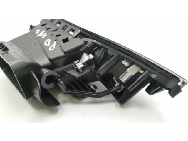 Боковая воздушная решётка