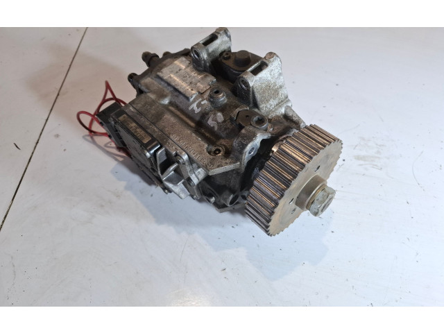 Топливный насос 059130106M, 0470506037    Audi A4 S4 B6 8E 8H   