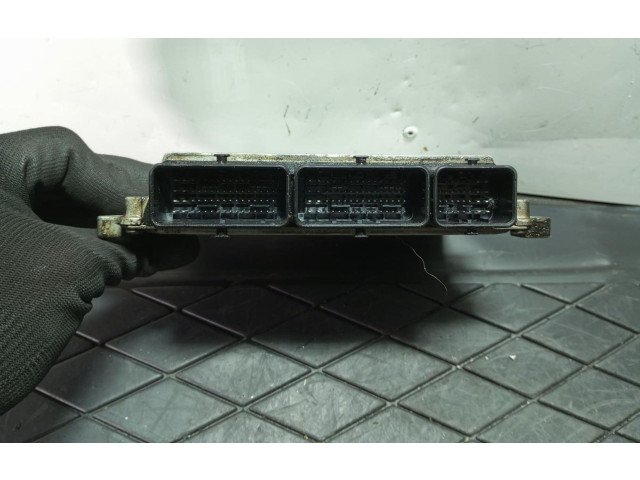 Řídící jednotka 237103008R Renault Sandero I