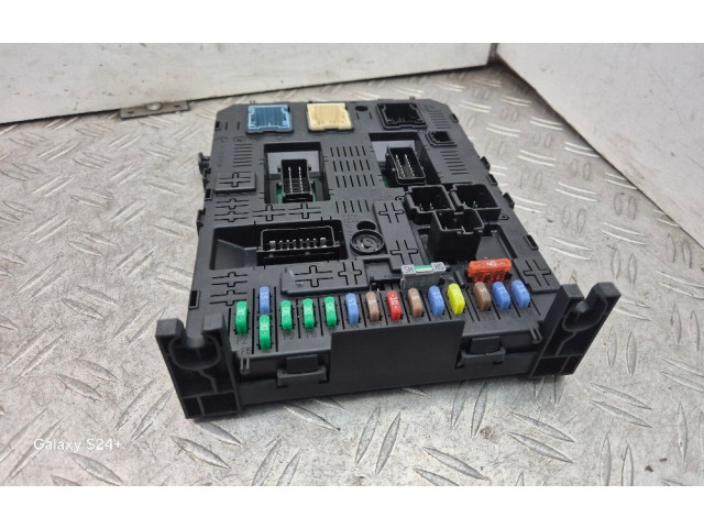 Pojistková skříňka Peugeot 3008 2011