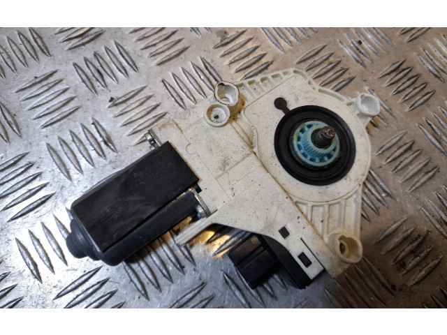 Передний двигатель механизма для подъема окон