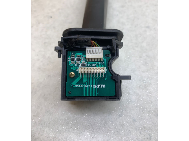 Ручка стеклоочистителей 8691695, 03W28D   Volvo V70