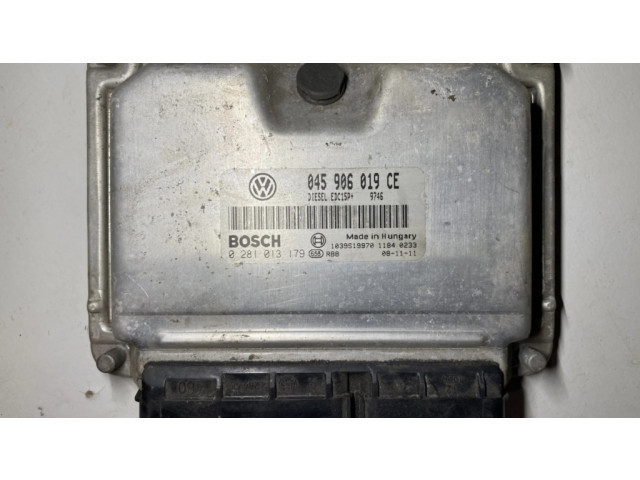 Блок управления двигателя 045906019CE, 0281013179 Skoda Octavia Mk2 (1Z)