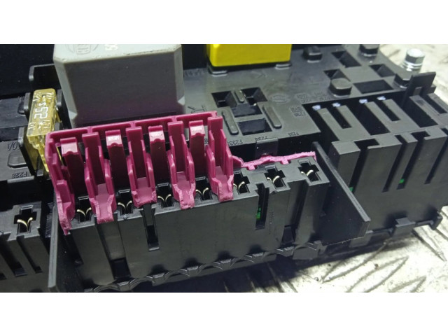 Pojistková skříňka A2469067100 Mercedes-Benz GLA W156 2019