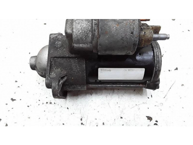 Стартер  233007689R   Renault Captur