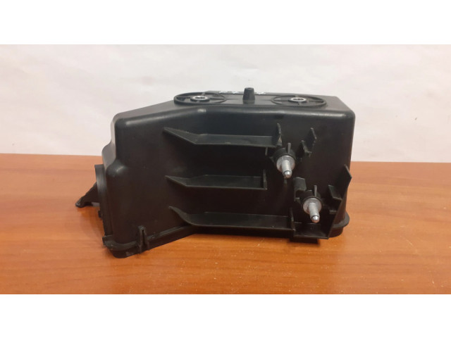 Pojistková skříňka Крышка ящика предохранителей 8727, A4475450069   Mercedes-Benz Vito Viano W447 2019