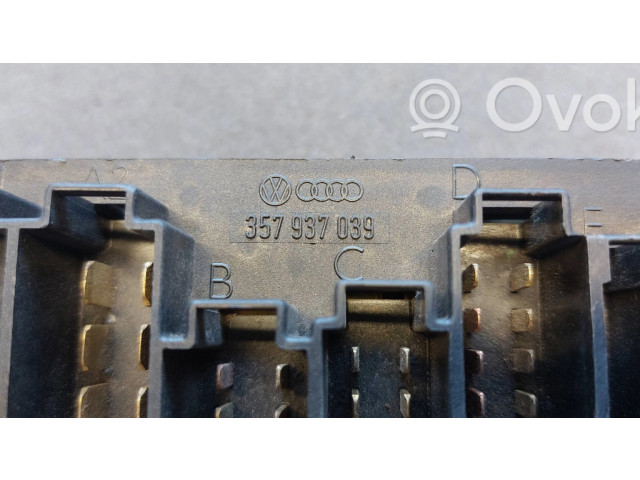 Блок предохранителей 357937039 Ford Galaxy