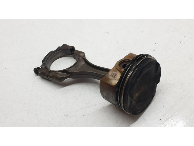 Píst 784323704 BMW 7 F01 F02 F03 F04 pro benzínový motor 4.4 N63 B44 A