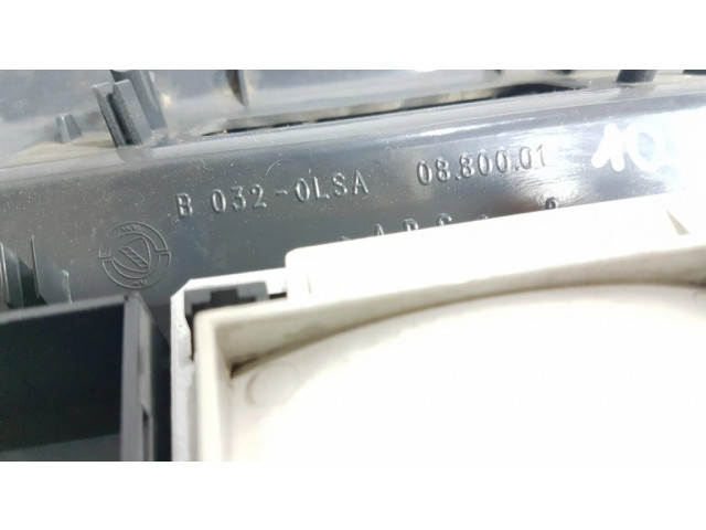 Фонарь освещения передних мест