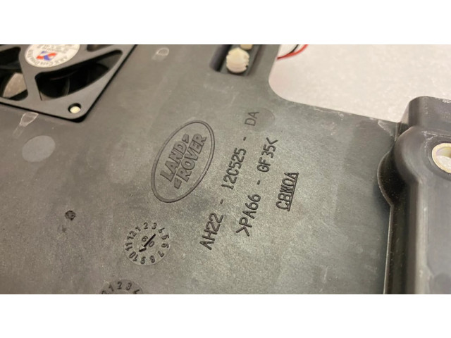 Другая деталь салона