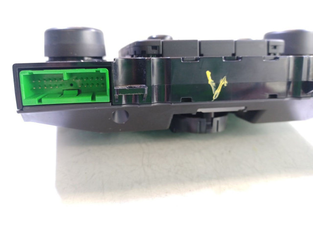 Блок управления климат-контролем 30795272, M4192400203 Volvo V60