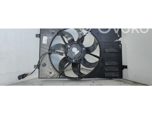 Вентилятор радиатора 5Q0121205BD Volkswagen Golf VIII