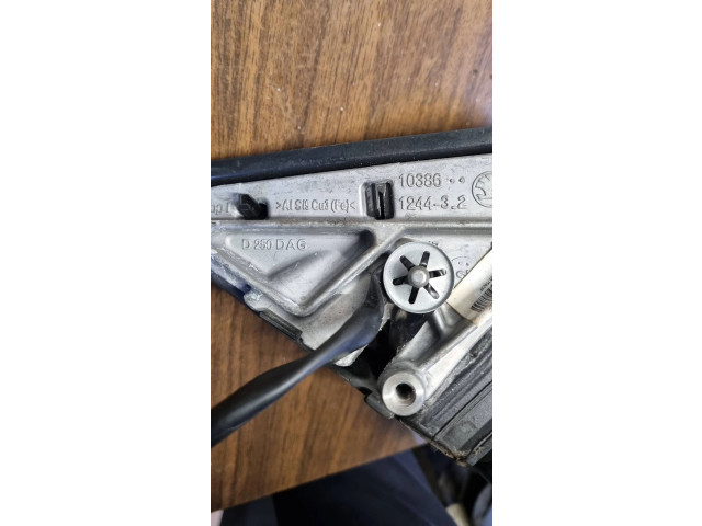 Зеркало электрическое Skoda Fabia Mk2 (5J) 2007 - 2014 года