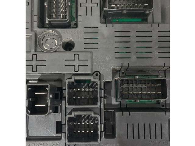 Блок предохранителей 28116487-2, 28116487-2   Peugeot 5008    