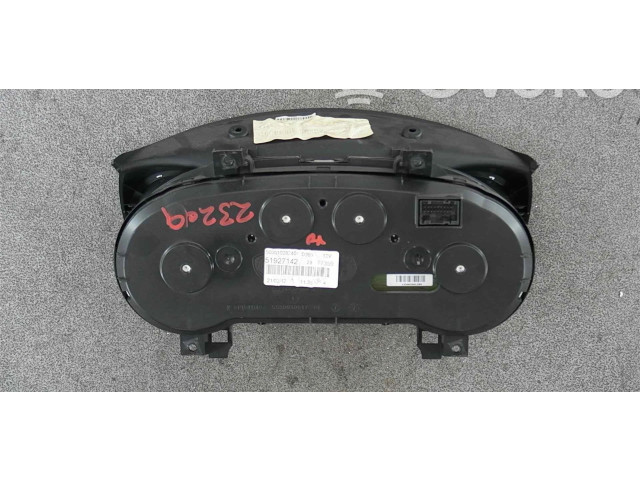 Přístrojová deska Fiat Punto Evo 2012 51927142, 51917424