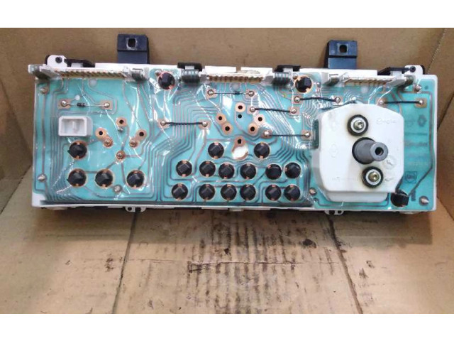 Панель приборов 7700841348, 09041560010   Renault Clio I       