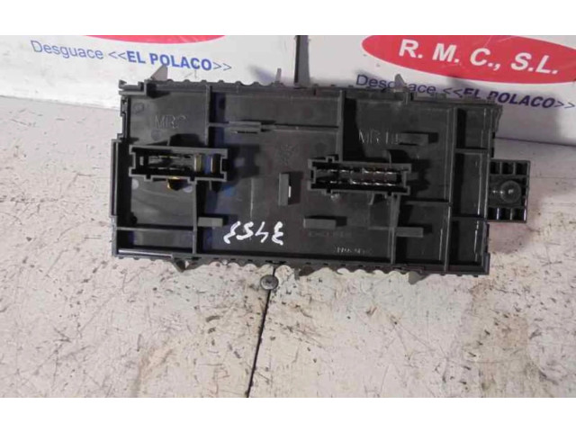 Блок предохранителей A2469060093, A2469060093   Mercedes-Benz A W176