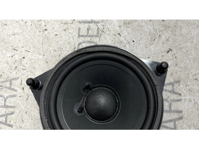 Громкоговоритель (громкоговорители) в передних дверях