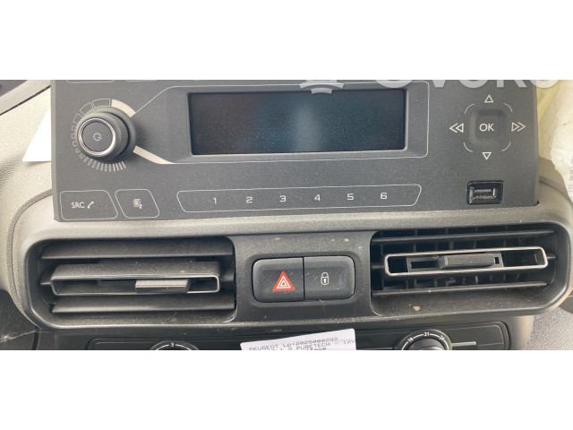 Подушка безопасности водителя 98345769ZD Peugeot Rifter