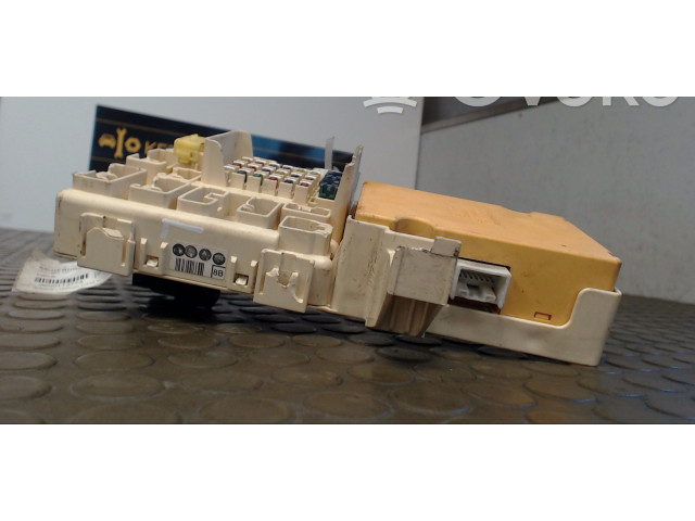 Блок предохранителей  8922153100   Lexus IS 200-300    