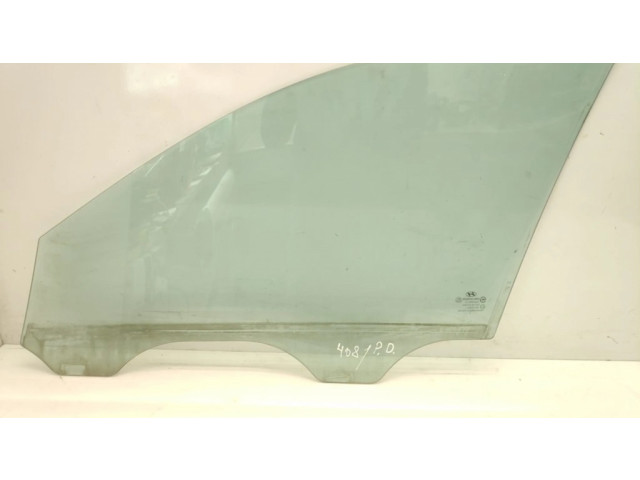 Основное стекло передних дверей (четырехдверного автомобиля)