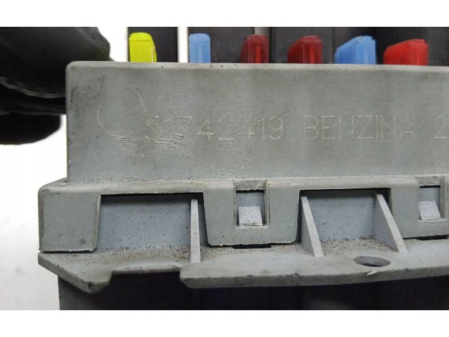 Блок предохранителей 51742419 Alfa Romeo GT