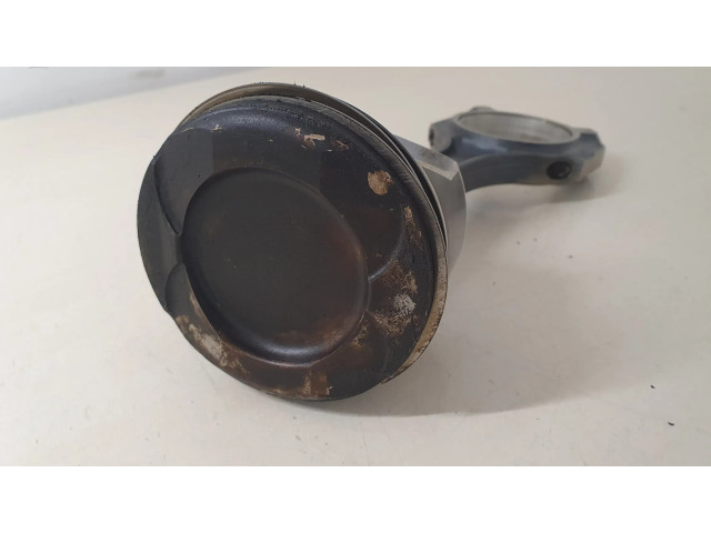 Píst Mercedes-Benz C W205 pro benzínový motor 3.0