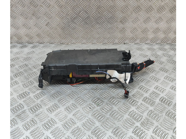 Блок предохранителей A2469067200, A2465400140 Mercedes-Benz A W176