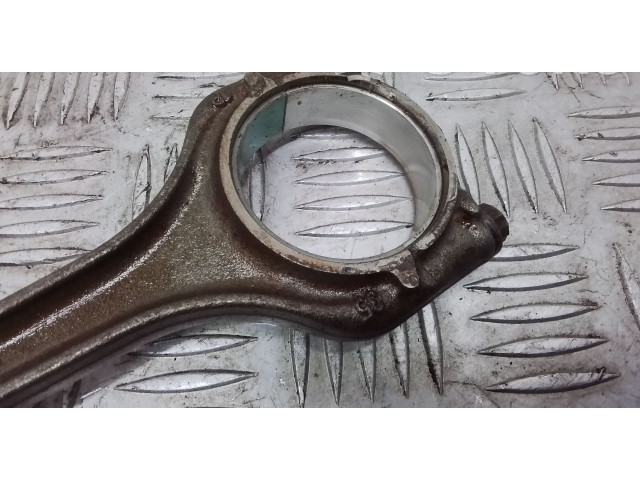 Поршень Kolben mit Pleuel 04ER Volkswagen Jetta USA