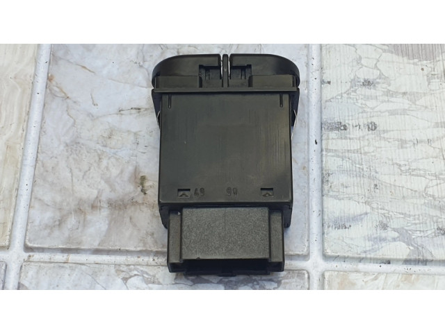 Включатель обогрева стекла с помощью электричества