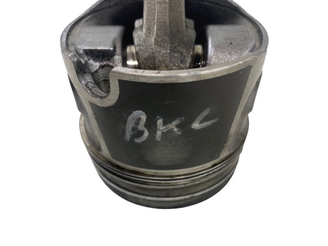  Поршень    Audi A3 S3 8P  