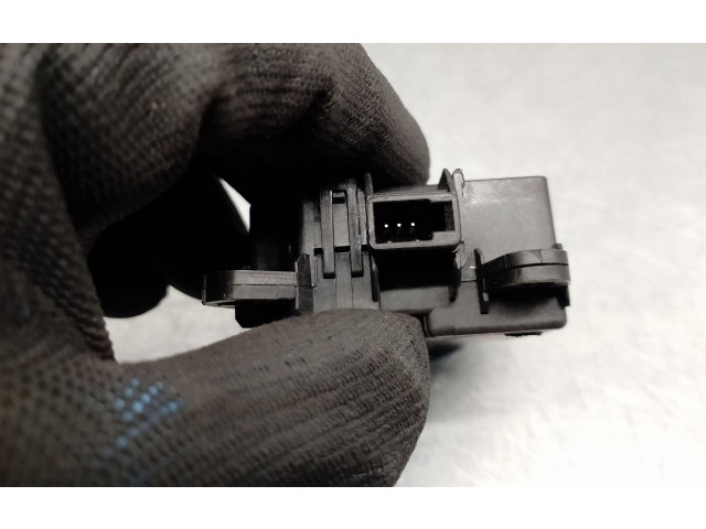 Zámek zadních dveří 277311KA0A   Nissan Juke I F15 2013