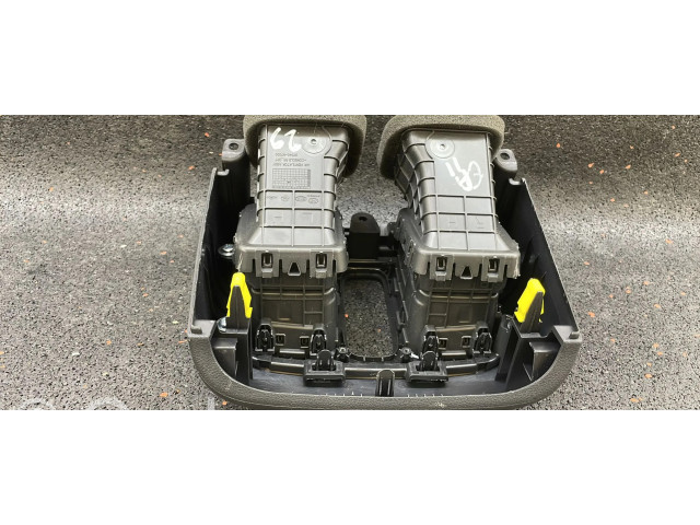 Задняя воздушная решётка