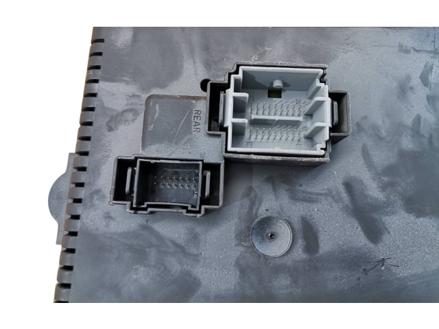 Блок предохранителей 28017881, 06W225   Volvo V70    