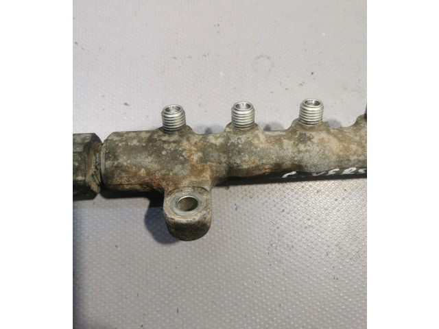 Топливная рампа    Toyota Corolla Verso E121  