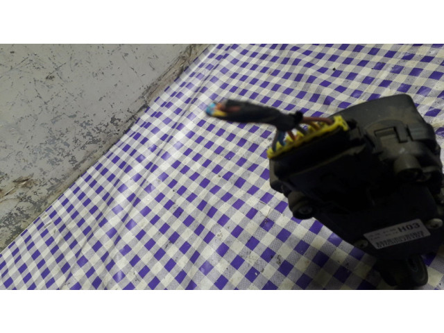 Педаль акселератора