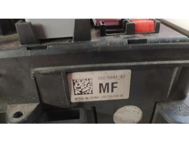 Блок предохранителей 13275881, 13253551   Opel Insignia A    