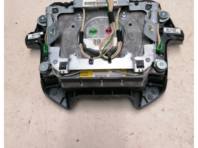 Подушка безопасности водителя 8638235 Volvo V70