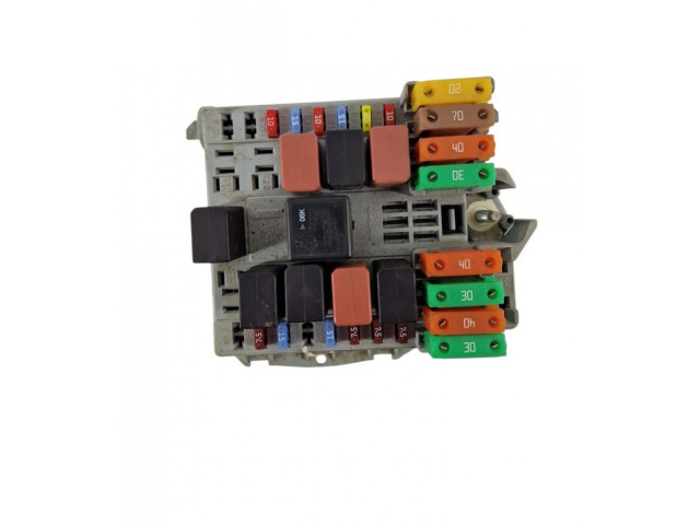Блок предохранителей 51799847 Fiat Linea
