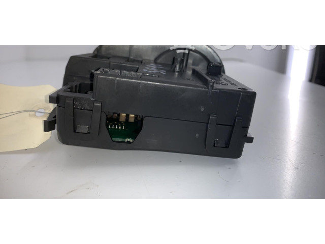 Ручка стеклоочистителей Renault Clio III