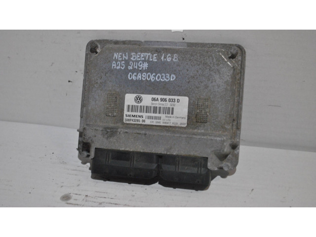Блок управления двигателя 06A906033D, 5WP432850   Volkswagen New Beetle