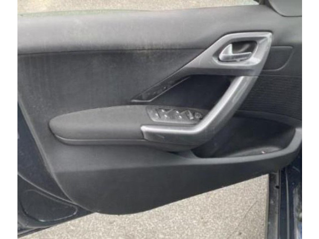 Спидометр (приборный щиток)    9825986180   Peugeot 2008 I