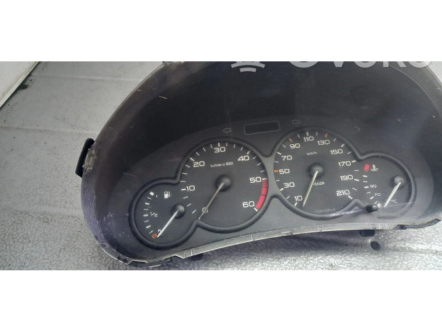 Přístrojová deska Peugeot 206 CC 2001